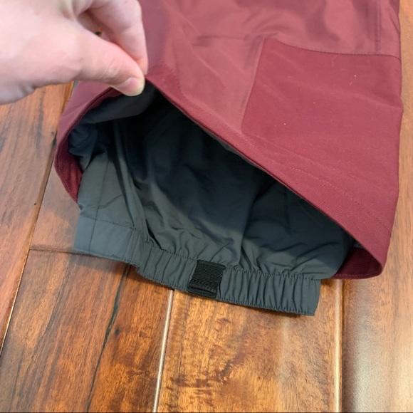 Patagonia Women’s snow pants- small - Picture 3 of 9